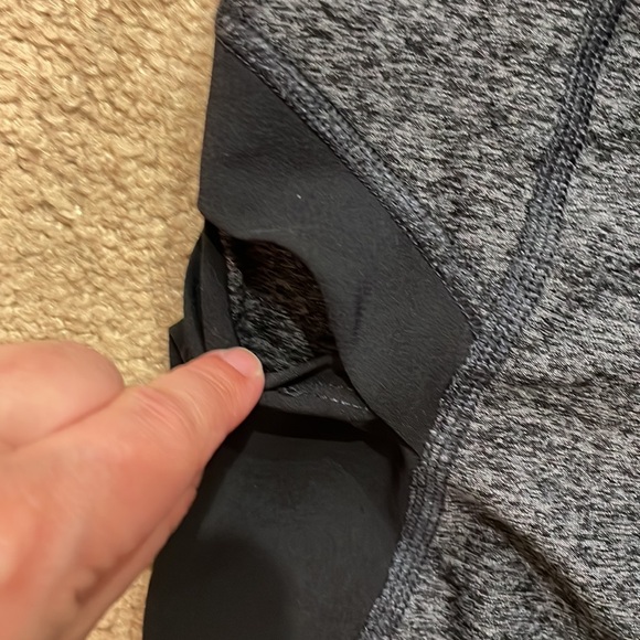 Old Navy Women’s Gray and Black Leggings size small - Picture 2 of 7